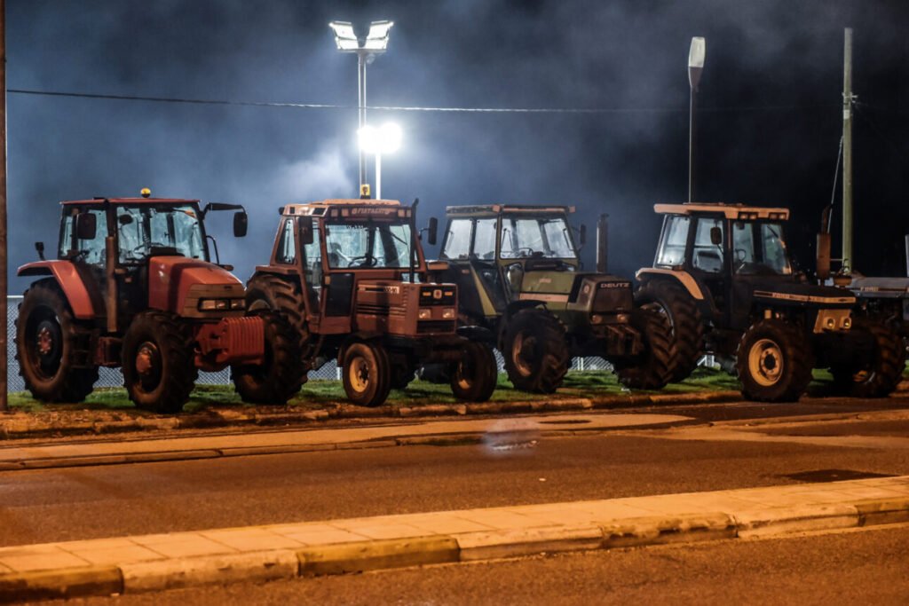 Σύγκρουση Χατζηδάκη – ΠΑΣΟΚ για τις αγροτικές ενισχύσεις