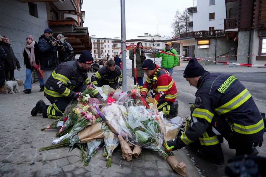 Κραν Μοντανά: Μαρτυρίες αποκαλύπτουν πώς το Le Constellation έγινε παγίδα – «Η έξοδος κινδύνου ήταν πάντα κλειδωμένη»