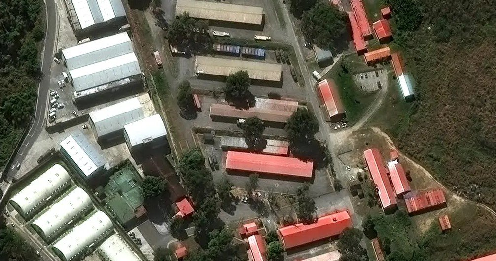 Δορυφορικές εικόνες από τη βάση όπου απήχθη ο Μαδούρο