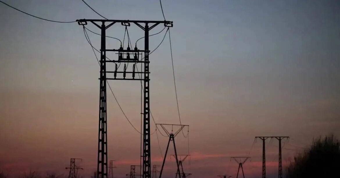 Ο ΑΔΜΗΕ επενδύει 6,5 δισ. ευρώ – Πώς θα μειωθεί το κόστος ενέργειας για τους καταναλωτές με την ΑΜΚ του 1 δισ. ευρώ