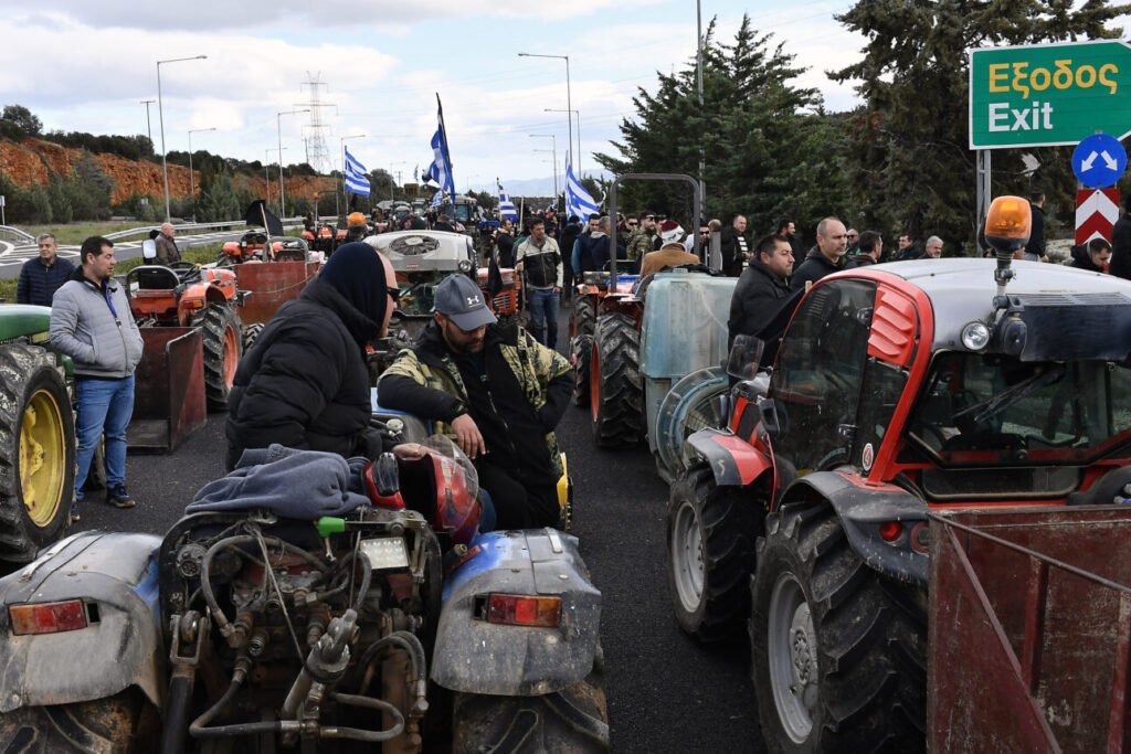 Τελεσίγραφο της κυβέρνησης προς τους αγρότες: Την Τετάρτη εξειδικεύουμε τα μέτρα μαζί σας ή χωρίς – Η υπομονή εξαντλήθηκε