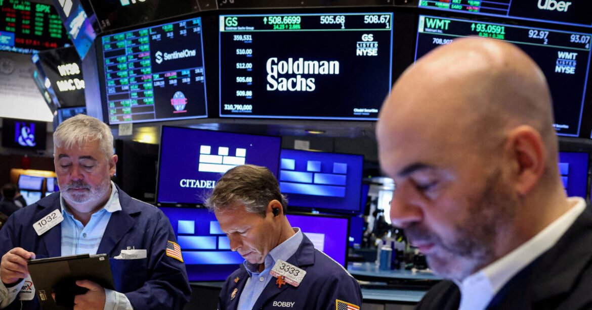 Wall Street: Με ιστορικό υψηλό έκλεισε ο Dow Jones – Οι αγορές ανακάμπτουν μετά την ενέργεια των ΗΠΑ και της Βενεζουέλας