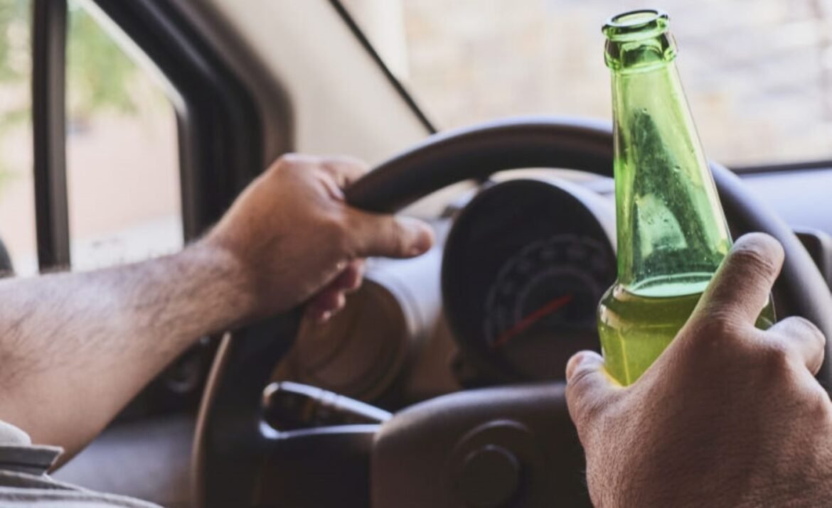 Ηράκλειο: Μεθυσμένος οδηγός προκάλεσε τροχαίο και τράπηκε σε φυγή – «Τρέλανε» το μηχάνημα του αλκοτέστ