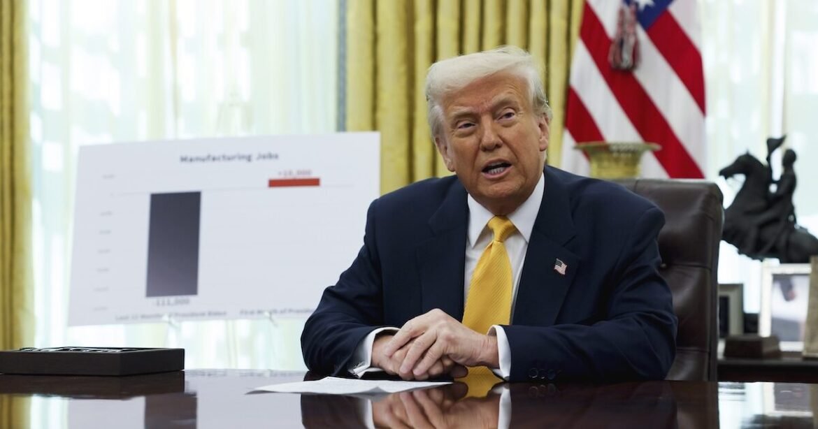 Λευκός Οίκος: «Εξετάζεται και η στρατιωτική επέμβαση για τη Γροιλανδία»