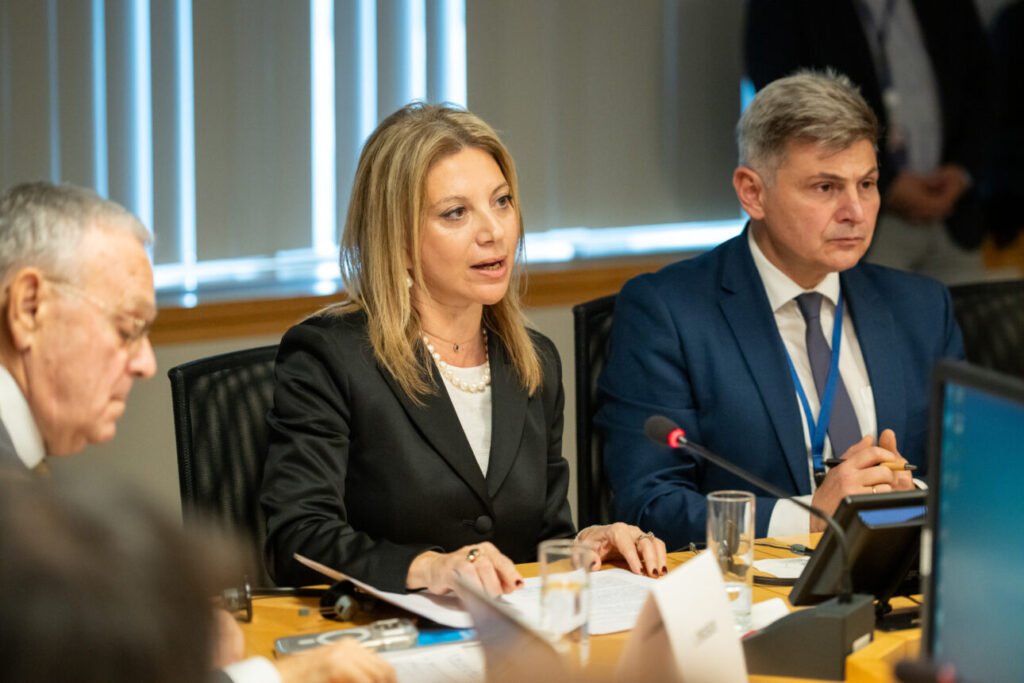 «Εξηγήσεις τώρα» ζήτησε ο Φάμελλος από τον Φαραντούρη για το κόμμα Καρυστιανού