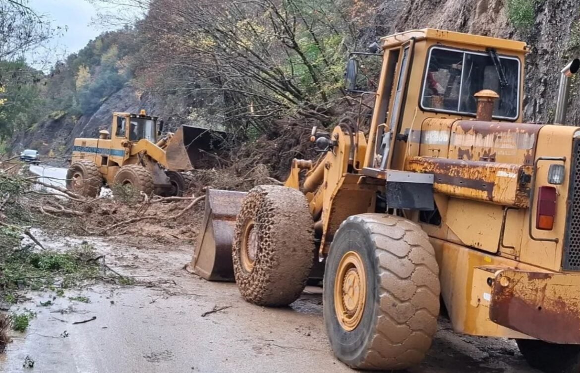 Τζουμέρκα: Πτώσεις βράχων λόγω των έντονων βροχοπτώσεων – Σε ποια χωριά υπάρχουν προβλήματα