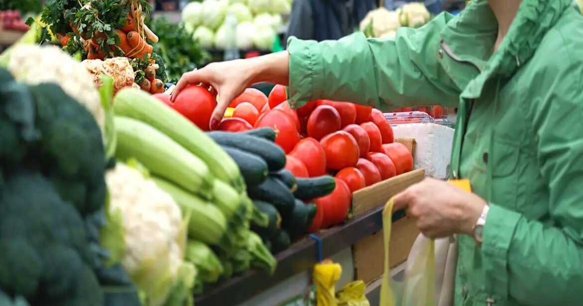Λαϊκές Αγορές: Σε διάλογο με το επιτελείο Πιερρακάκη οι Ομοσπονδίες των πωλητών