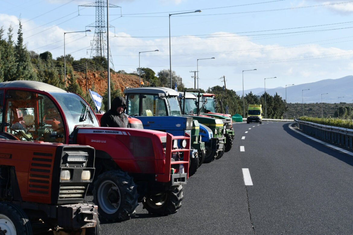 Δημογλίδου: Σχηματίστηκε δικογραφία για το περιστατικό με τα τρακτέρ που μπήκαν ξαφνικά στην εθνική οδό, στη