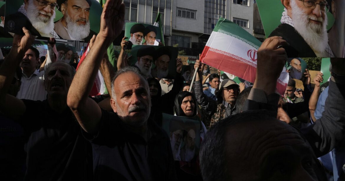 «Ετοιμάζομαι να επιστρέψω»: Ο εξόριστος γιος του Σάχη στηρίζει τους διαδηλωτές του Ιράν