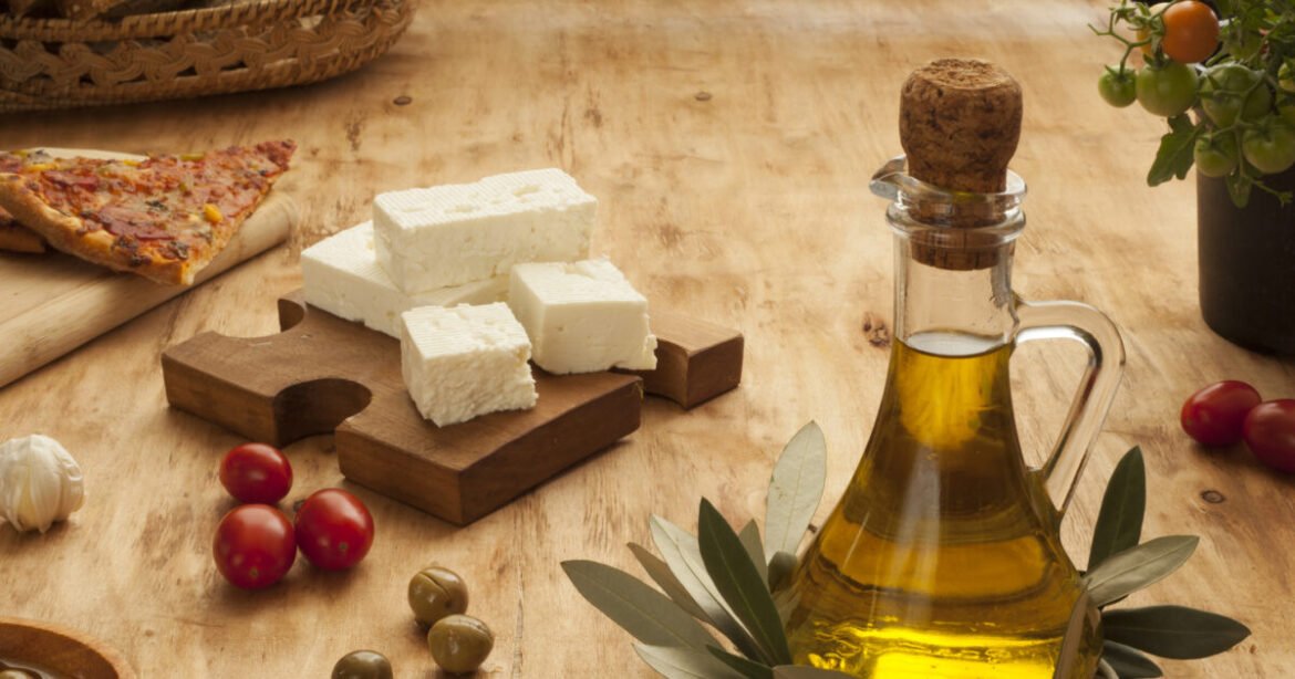 Συμφωνία ΕΕ – Mercosur: Οι εξαγωγές και τα ελληνικά προϊόντα που επηρεάζονται περισσότερο – Τι σημαίνει για φέτα, κρέας, κρασί, ελιές και λάδι