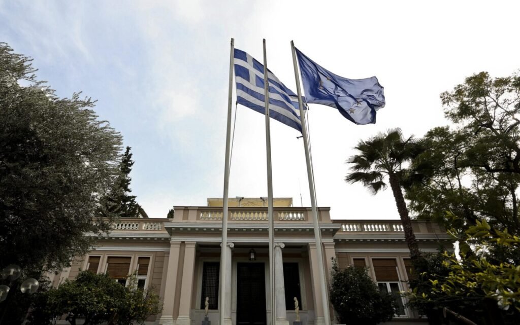 Κυβέρνηση για αγρότες: Μικρή μειοψηφία τίναξε στον αέρα τον διάλογο- αρμόδιες οι Αρχές σε περίπτωση κλιμάκωσης