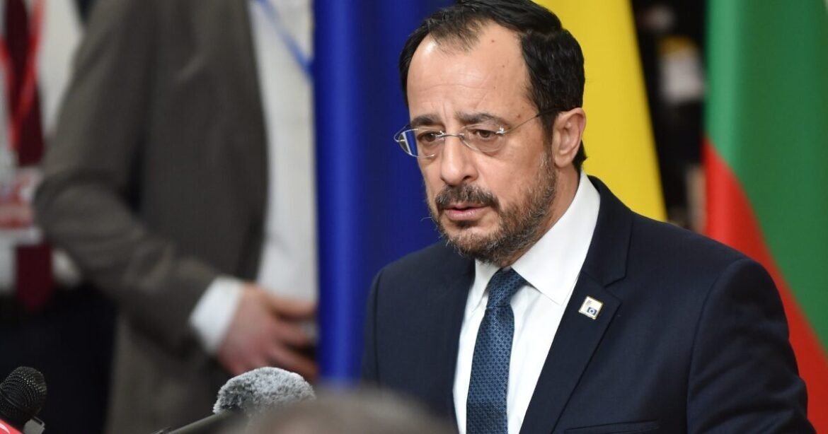 Στις Βρυξέλλες το σκάνδαλο της Κύπρου – Στο μικροσκόπιο της Κομισιόν ο Χριστοδουλίδης