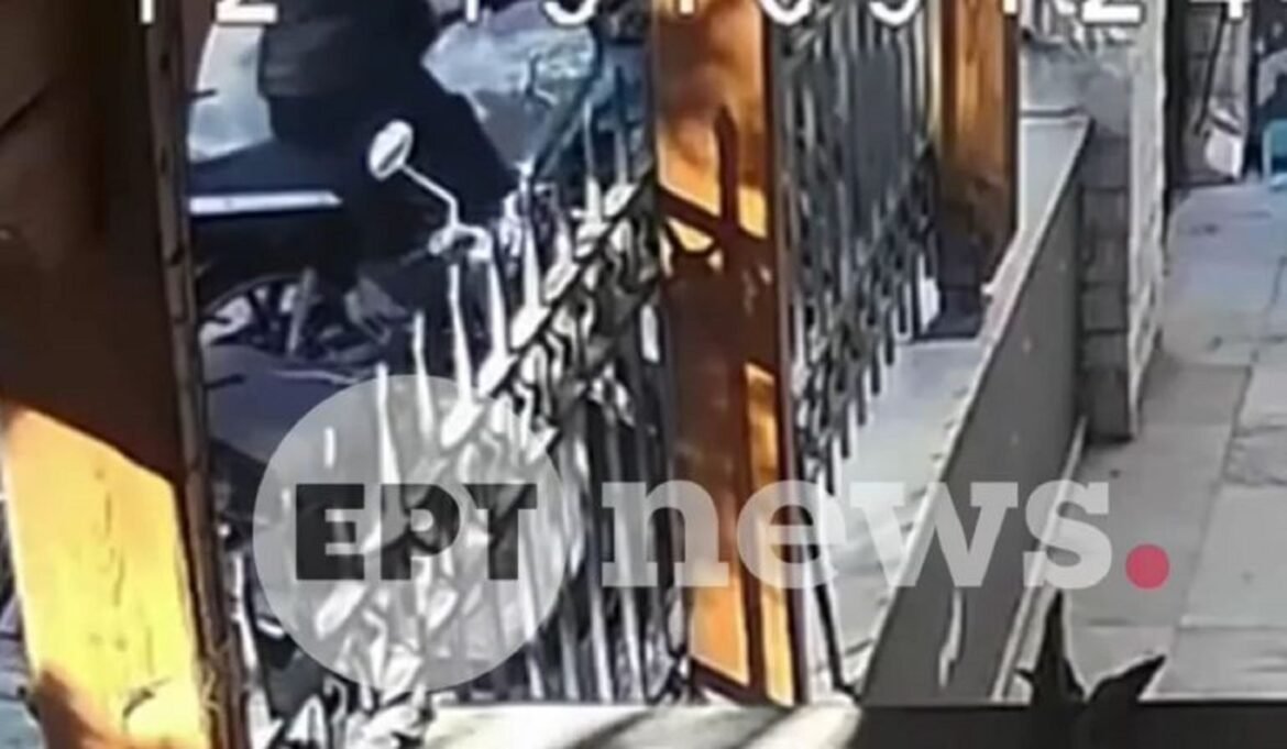 Κερατσίνι: Καρέ καρέ η κλοπή μηχανής μέρα μεσημέρι – Δείτε το βίντεο