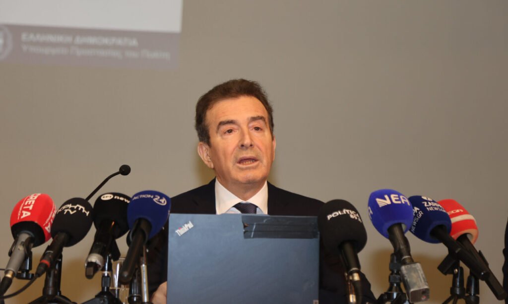 Χρυσοχοΐδης για μπλόκα: Στη Θήβα χειροκροτούσαν τον Κασιδιάρη