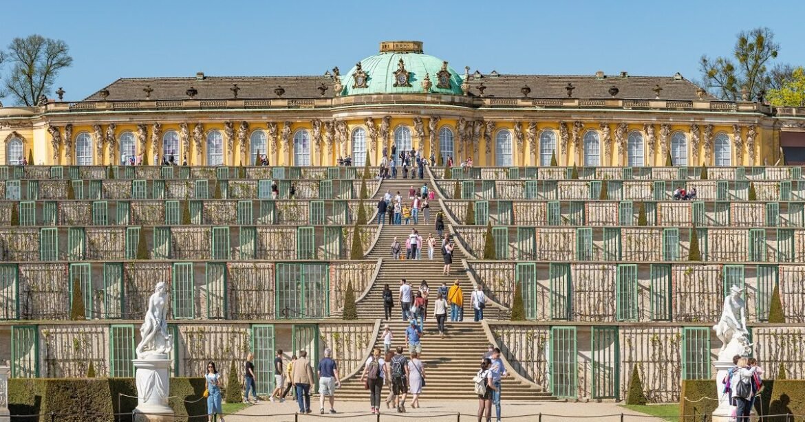 Το «άλλο Βερολίνο»: Μια κομψή πόλη γεμάτη παλάτια που βλέπεις σε μια μέρα