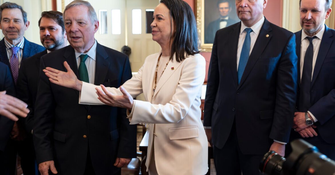 Η Ματσάδο προσέφερε στον Τραμπ το Νόμπελ Ειρήνης – Της είχε απονεμηθεί τον Δεκέμβριο