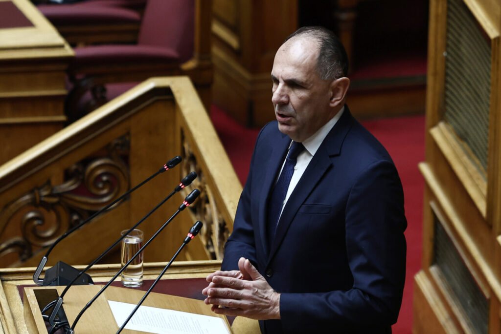 Γεραπετρίτης προς αντιπολίτευση: Ποια ατολμία; Εμείς επεκτείνουμε χωρικά ύδατα και θαλάσσια πάρκα