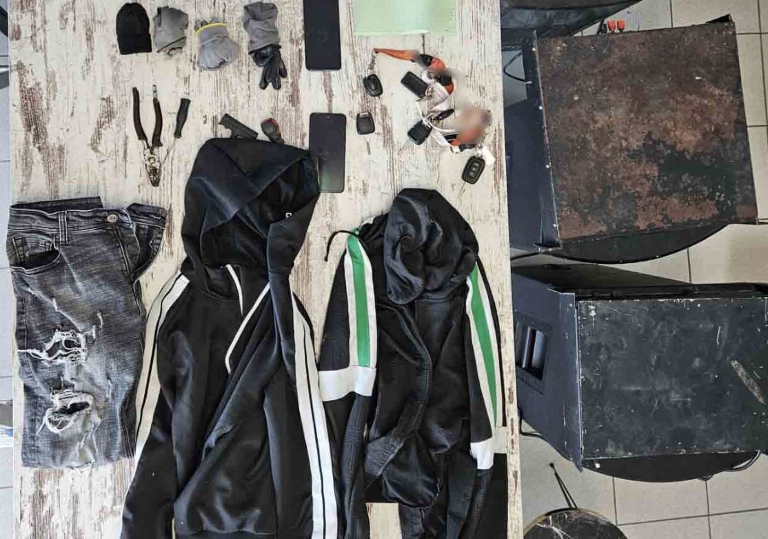 Κορινθία: Εξαρθρώθηκε συμμορία που είχε ρημάξει σπίτια και επιχειρήσεις – 8 συλλήψεις, πάνω από 440.000 ευρώ