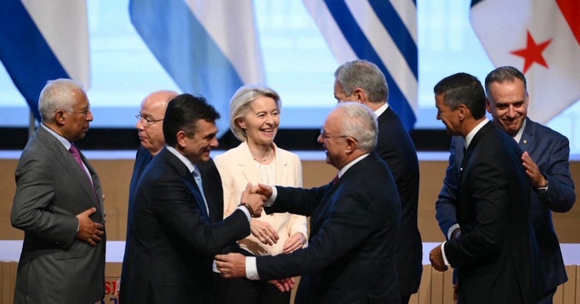 ΕΕ και Mercosur υπέγραψαν την ιστορική συμφωνία ελεύθερου εμπορίου μετά από 25 χρόνια διαπραγματεύσεων