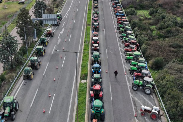 Αγρότες: Προετοιμάζονται για την αυριανή συνάντηση με τον Κυριάκο Μητσοτάκη – Τι θα ζητήσουν οι 25+6 από τον
