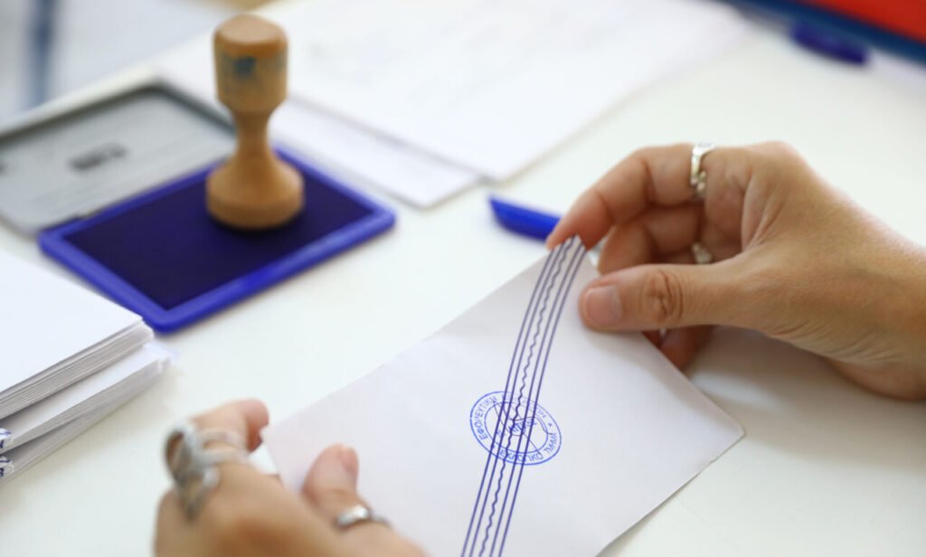 Δημοσκόπηση Opinion Poll: Στο 30,2% η Νέα Δημοκρατία – στο 13,4% το ΠΑΣΟΚ