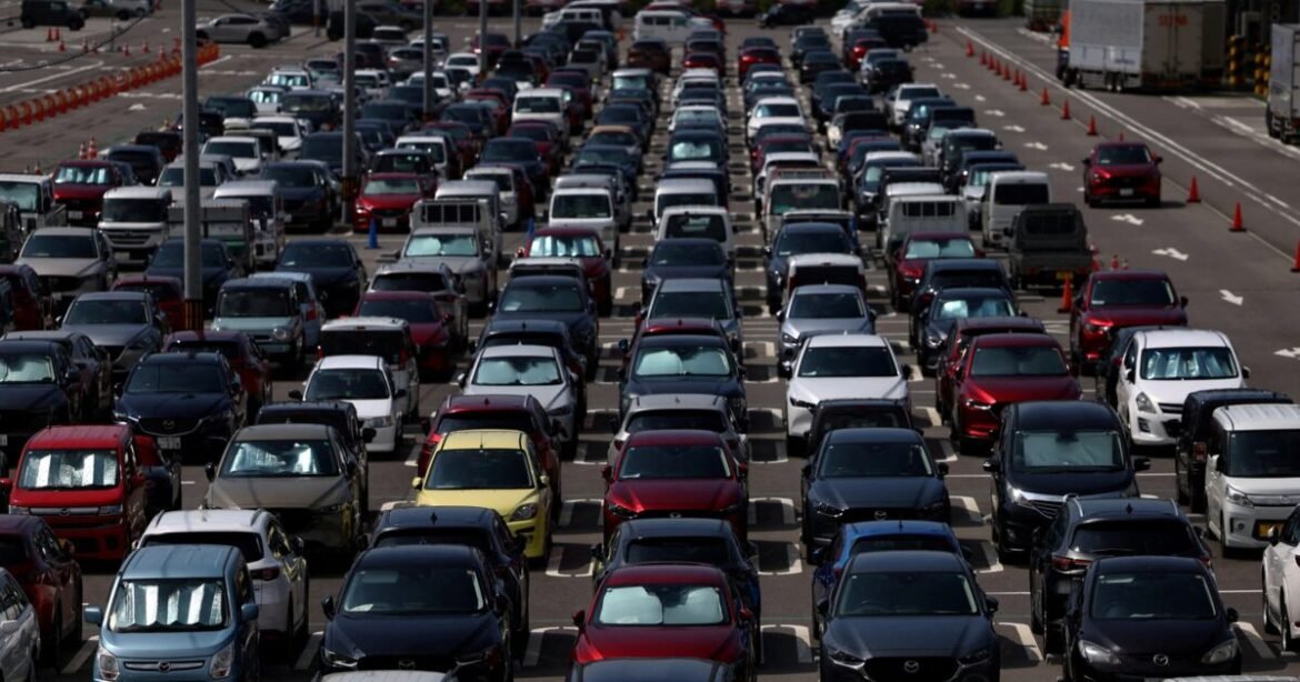 Η «κρυφή» προθεσμία για e-τιμολόγια ^ τι δείχνουν τα καλά νούμερα των πωλήσεων ΙΧ ^ έρχεται το αφεντικό της Hard Rock ^ πώς τα αεροδρόμια τονώνουν