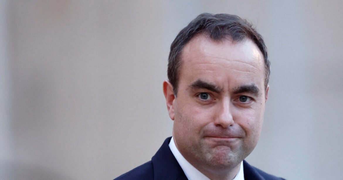 Ο Λεκορνί παρακάμπτει τη Βουλή για να περάσει τον προϋπολογισμό χωρίς ψηφοφορία