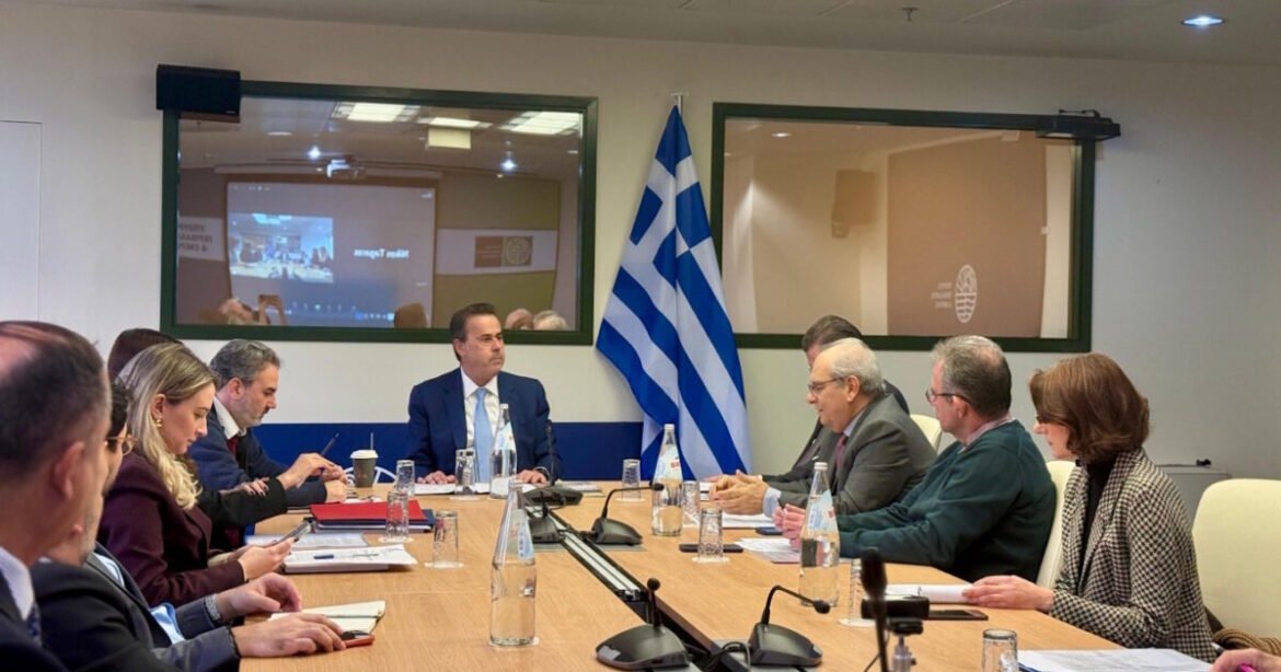 Συνάντηση εργασίας της πολιτικής ηγεσίας του ΥΠΕΝ με την ΠΟΜΙΔΑ για τη χωροταξική και πολεοδομική νομοθεσία