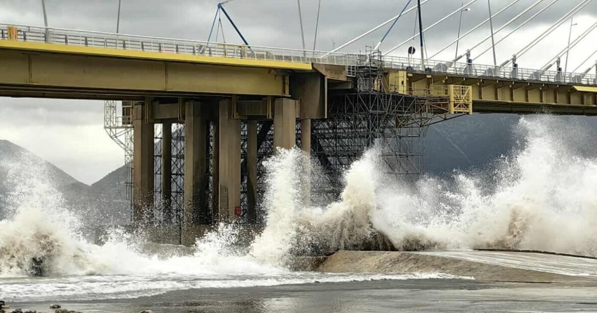 Προβλήματα στα λιμάνια λόγω ισχυρών ανέμων