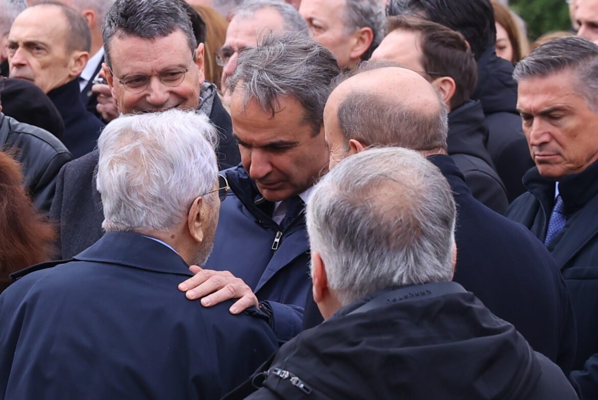 Νίκος Στασινόπουλος: Το τελευταίο «αντίο» στον πατριάρχη της Βιοχάλκο