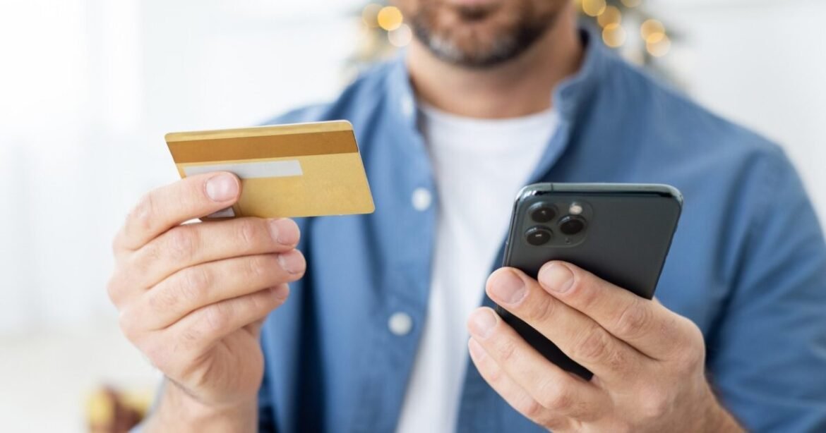 ΑΑΔΕ: Το χαρτζιλίκι δεν είναι δωρεά και δεν δηλώνεται μέσω IRIS