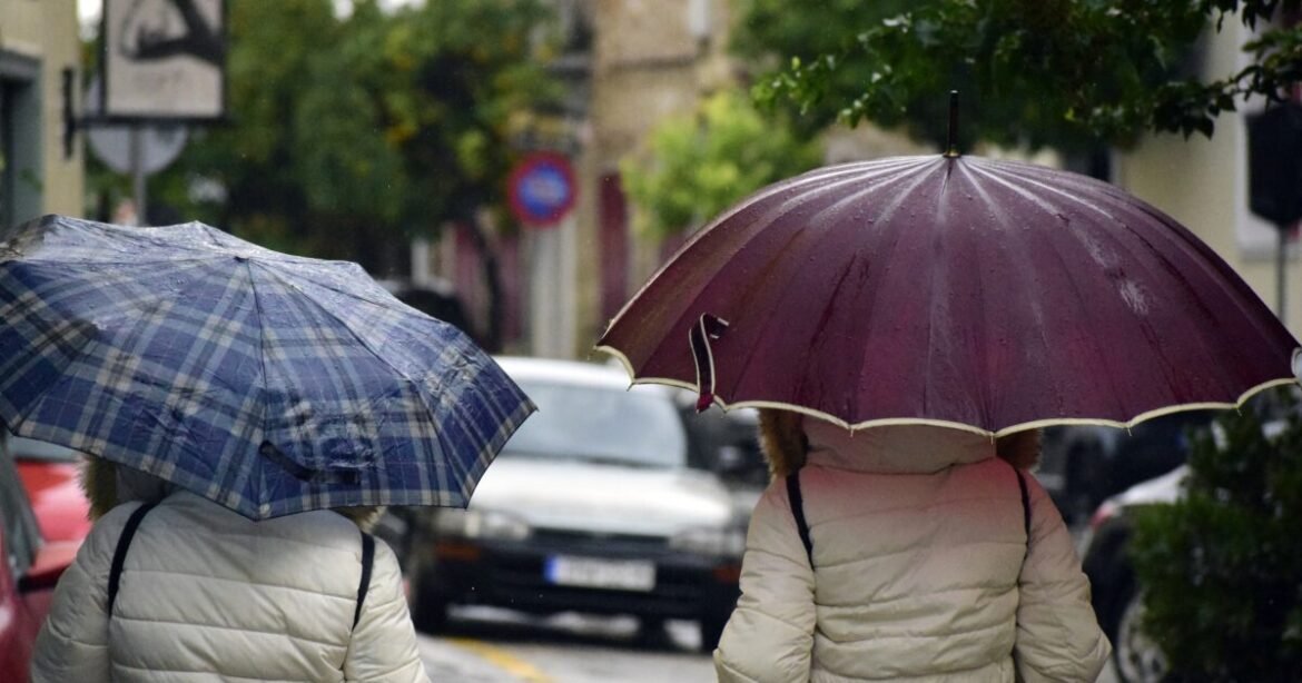 Κακοκαιρία: Μήνυμα του 112 σε Εύβοια και Βοιωτία για περιορισμό των μετακινήσεων