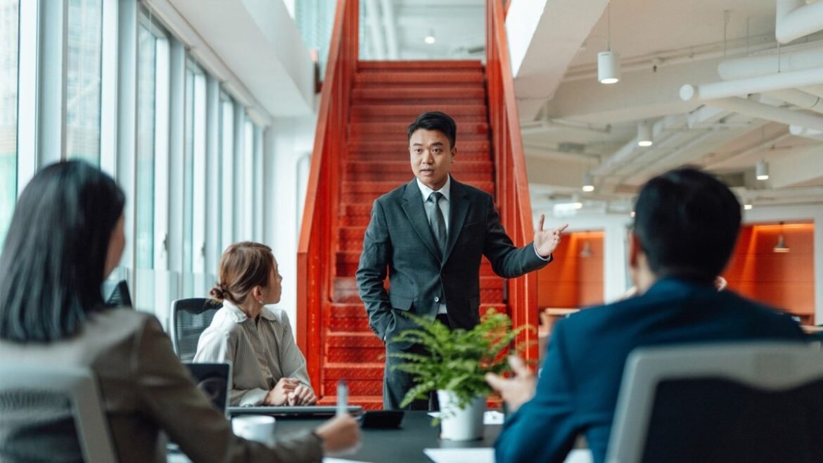 Έρευνα PWC: Η τεχνητή νοημοσύνη δεν φέρνει ακόμα τα αναμενόμενα κέρδη στις επιχειρήσεις