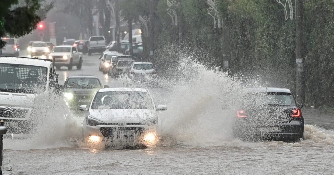 Κακοκαιρία: Ποιοι δρόμοι παραμένουν κλειστοί μετά τις φονικές πλημμύρες