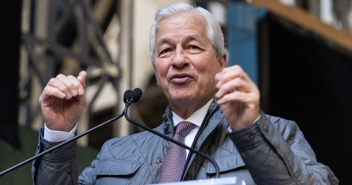 Αγωγή Τραμπ στον Ντάιμον της JPMorgan – Ζητά αποζημίωση 5 δισ. δολαρίων