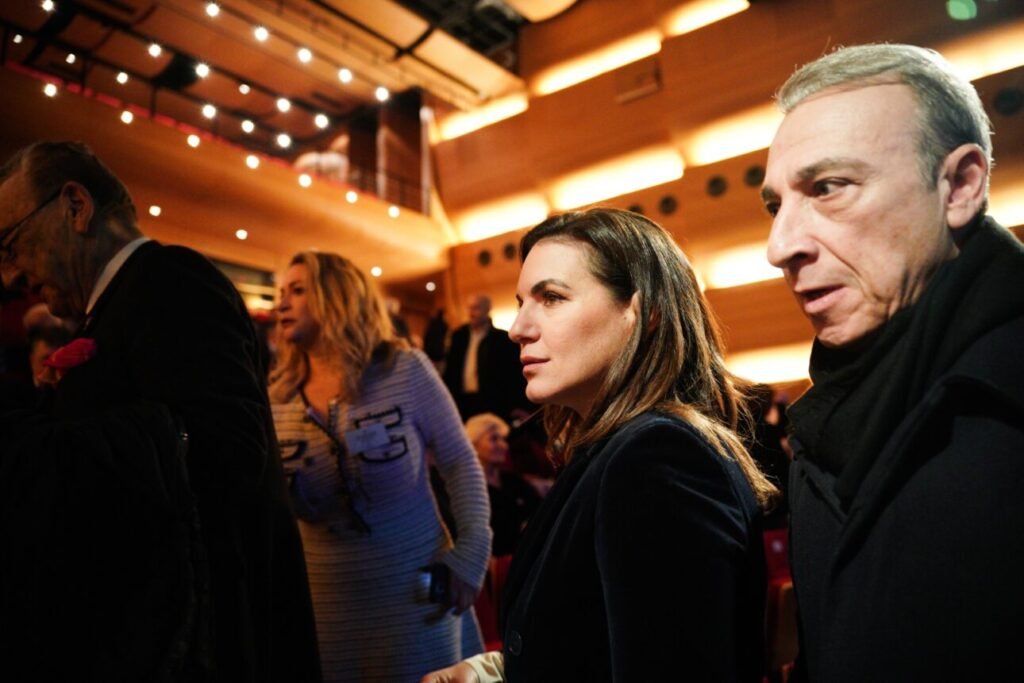 Μια αμαρτωλή τροπολογία για την επιμέλεια των παιδιών και η Κεφαλογιάννη