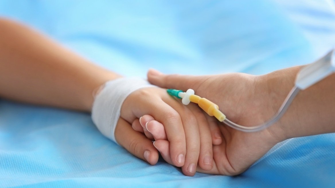 Εγκεφαλίτιδα προκάλεσε η γρίπη στην 6χρονη που νοσηλεύεται διασωληνωμένη στη ΜΕΘ του «Αγία Σοφία» – Κρίσιμα