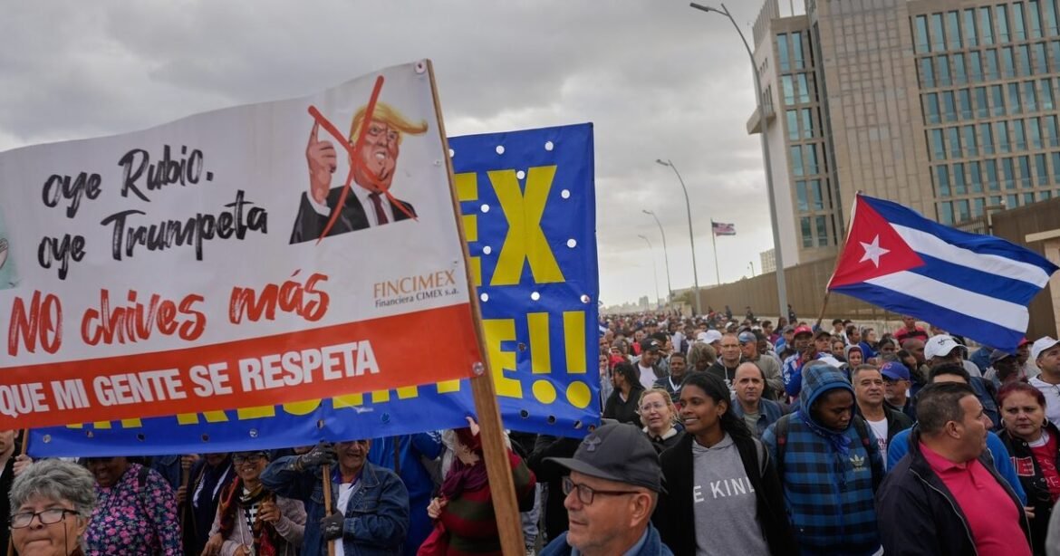 Κλιμακώνουν οι ΗΠΑ την πίεση στην Κούβα: Ο Τραμπ εξετάζει αποκλεισμό στις εισαγωγές πετρελαίου