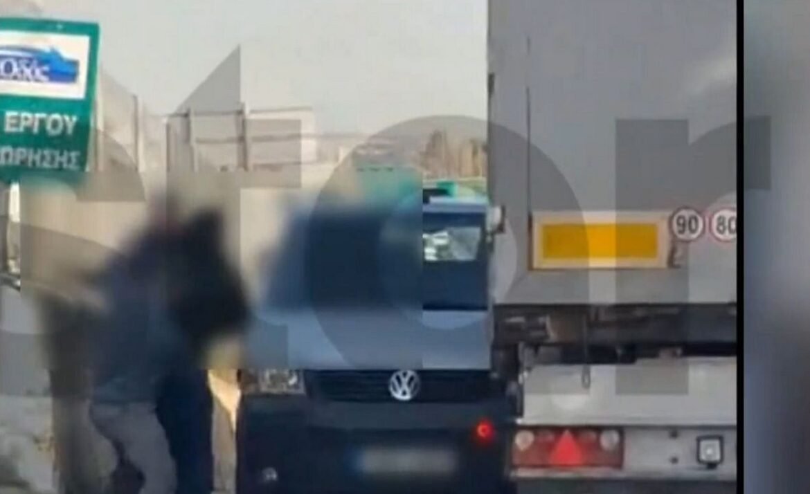 Λυκόβρυση: Άγριο ξύλο μεταξύ οδηγών για την… προτεραιότητα – Βρισιές, κλωτσιές και μπουνιές στη μέση του