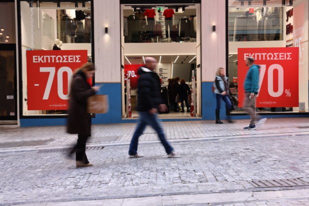 Χειμερινές εκπτώσεις 2026: Ανοιχτά τα καταστήματα αύριο – Πώς θα λειτουργήσουν τα σούπερ μάρκετ