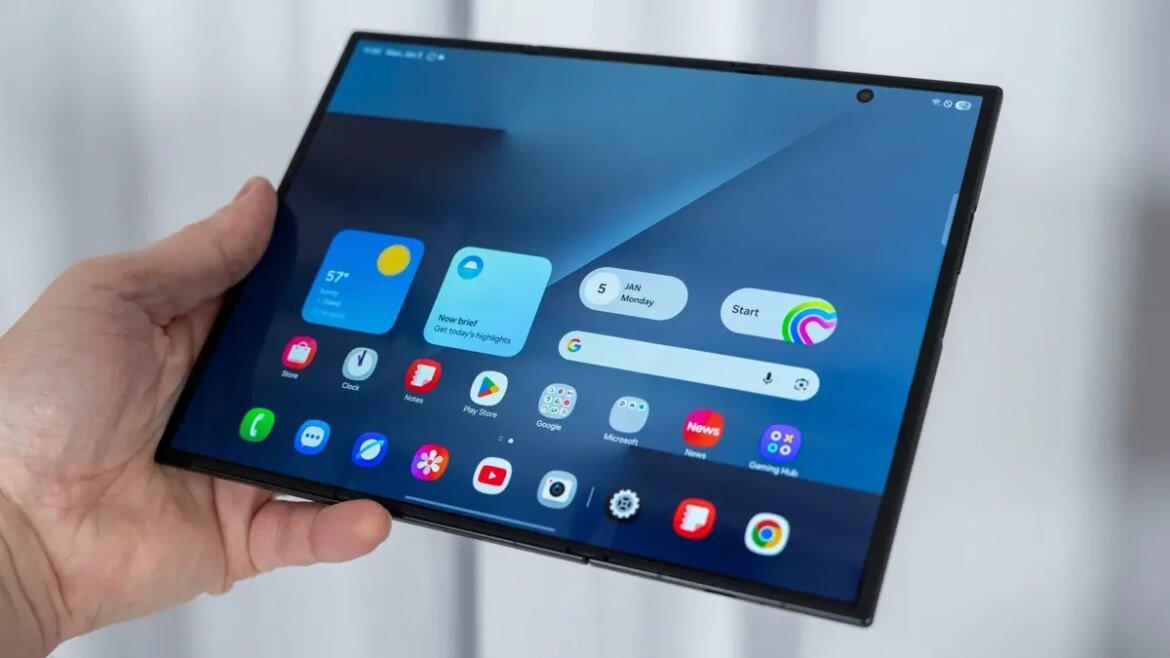 Samsung Galaxy Z TriFold: Το smartphone που γίνεται tablet 10 ιντσών έρχεται με τιμή-σοκ