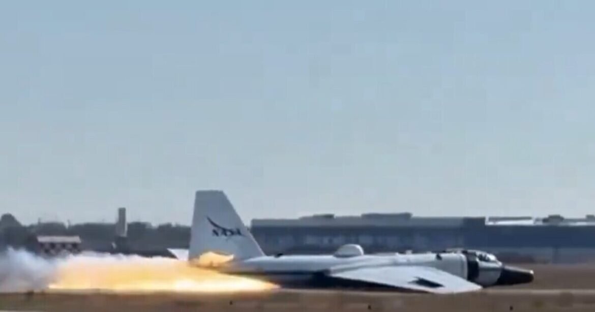 Ανώμαλη προσγείωση αεροσκάφους της NASA στο Χιούστον – Δείτε βίντεο