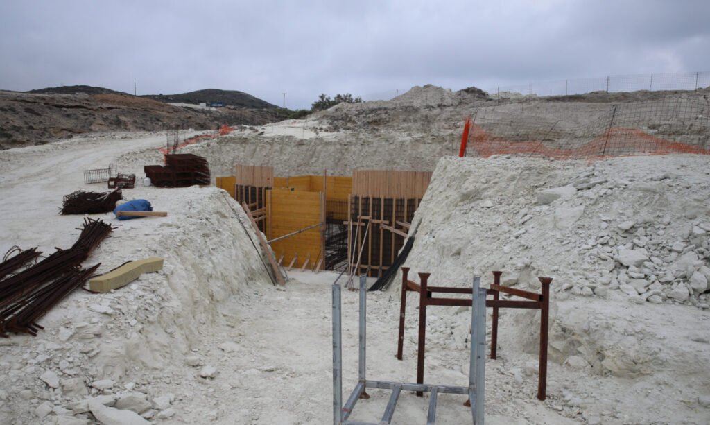 Προθεσμία ενός μήνα για πλήρη αποκατάσταση του Σαρακήνικου στη Μήλο