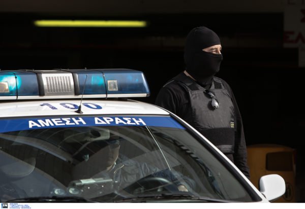 Αστυνομική επιχείρηση σε Φυλή και Αχαρνές: Ξήλωσαν καλώδιο 520 μέτρων που χρησιμοποιούνταν για ρευματοκλοπές – 12 συλλήψεις