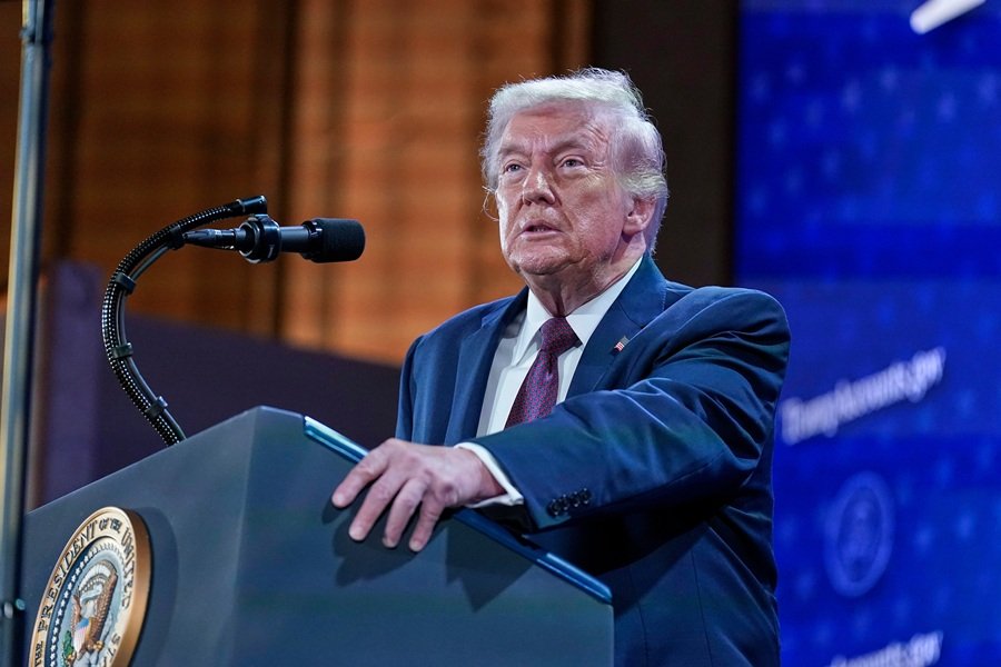 «Μήπως το χάνει (το μυαλό του);»: Προκλητικό άρθρο της Daily Mail για την ψυχολογική κατάσταση του Τραμπ