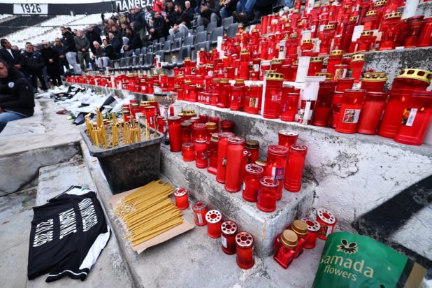 Θεσσαλονίκη: Βαρύ το κλίμα στην Τούμπα για τους 7 νεκρούς οπαδούς του ΠΑΟΚ – Στο Παπαγεωργίου θα μεταφερθούν