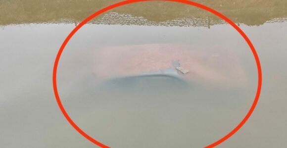 Βάρη: Στο φως βυθισμένο αυτοκίνητο στο ρέμα Κόρμπι