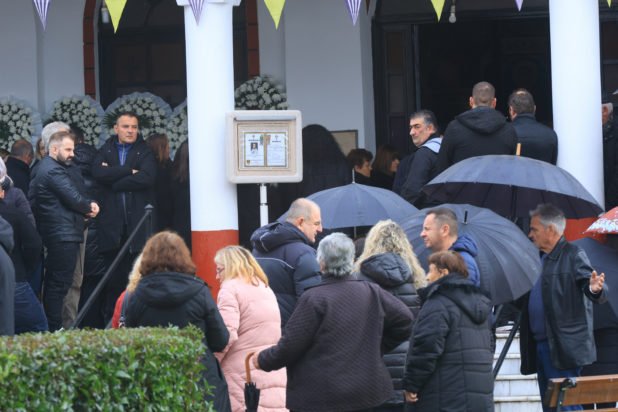 Τραγωδία στη «Βιολάντα»: Θρήνος στην κηδεία της 47χρονης Σταυρούλας – ΦΩΤΟ και ΒΙΝΤΕΟ