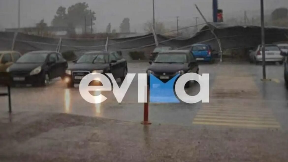 Εύβοια: Το ξαφνικό μπουρίνι προκάλεσε ζημιές έξω από σούπερ μάρκετ – Πλημμύρισαν δρόμοι από την κακοκαιρία