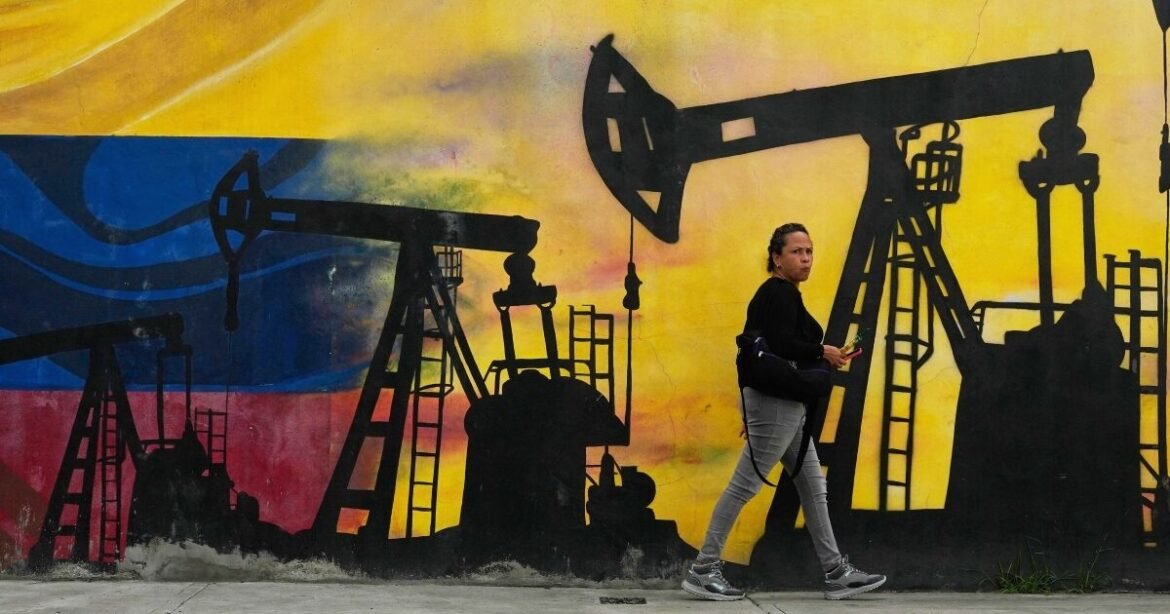 Σε ιδιώτες τα πετρέλαια της Βενεζουέλας – Σαρωτικές αλλαγές στη σκιά του Τραμπ